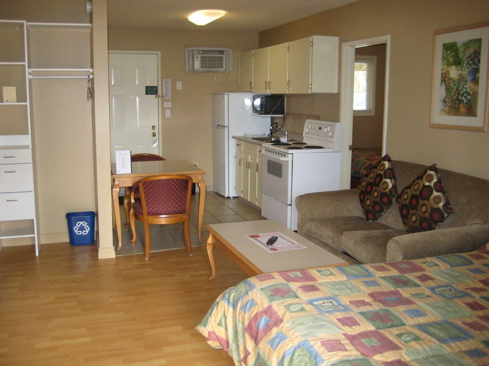 Hotel Okanagan Seasons 3*