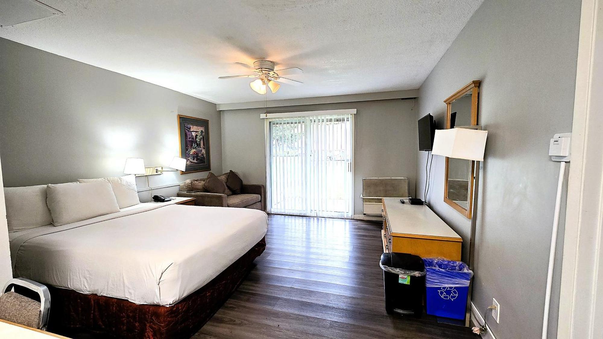 Okanagan Seasons Hotel Kelowna