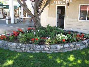 Okanagan Seasons Hotel