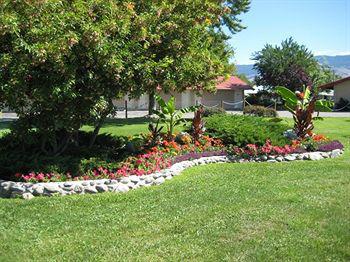 Okanagan Seasons Hotel 3*
